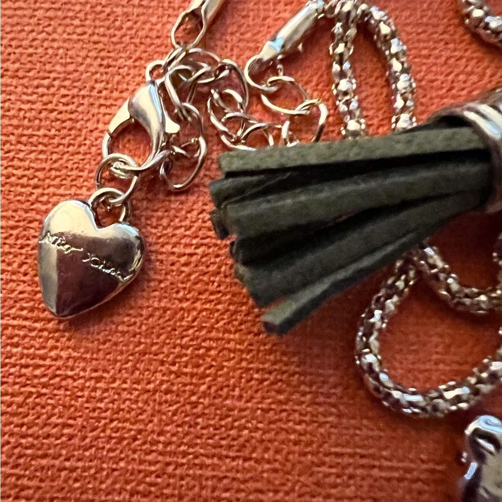 🍀 Betsey Johnson stunning crystal clover necklace 🍀 - Picture 4 of 5